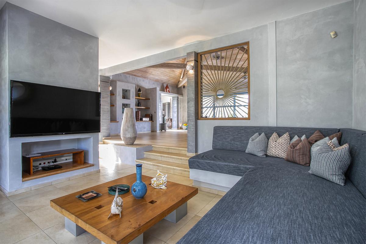 17-LesPalmiersBleus_EntertainmentRoom_Location villa avec piscine terres basses saint martin